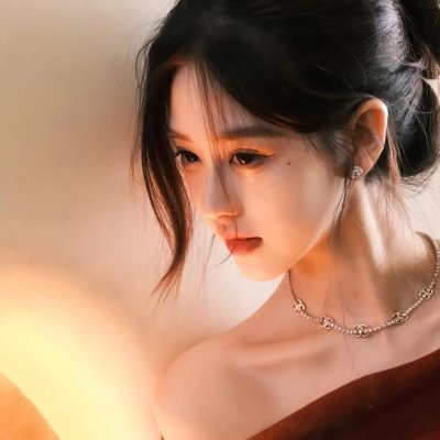 脚踏三条船